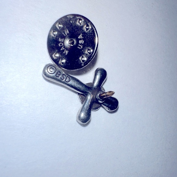 Pewter Cross with wings Lapel Pin - Picture 6 of 7